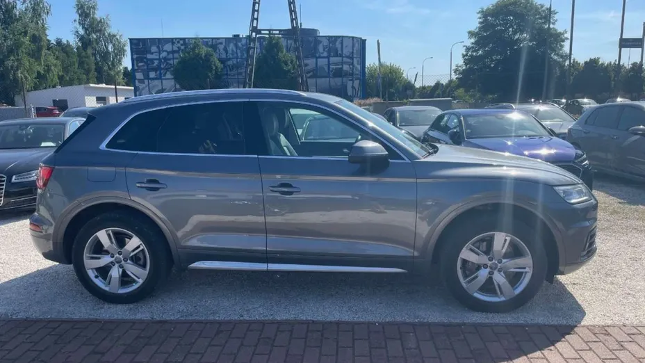 AUDI Q5 -