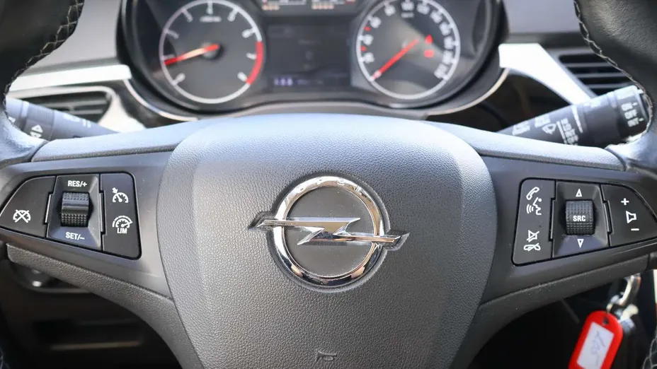 OPEL Corsa -