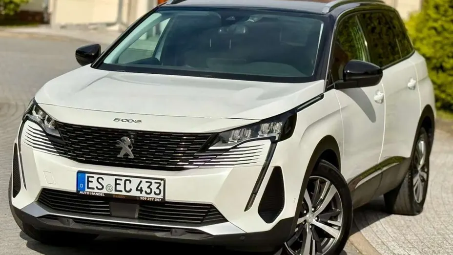 PEUGEOT 5008 -