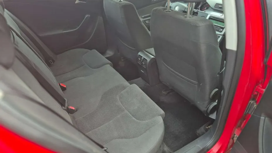 VOLKSWAGEN Passat -