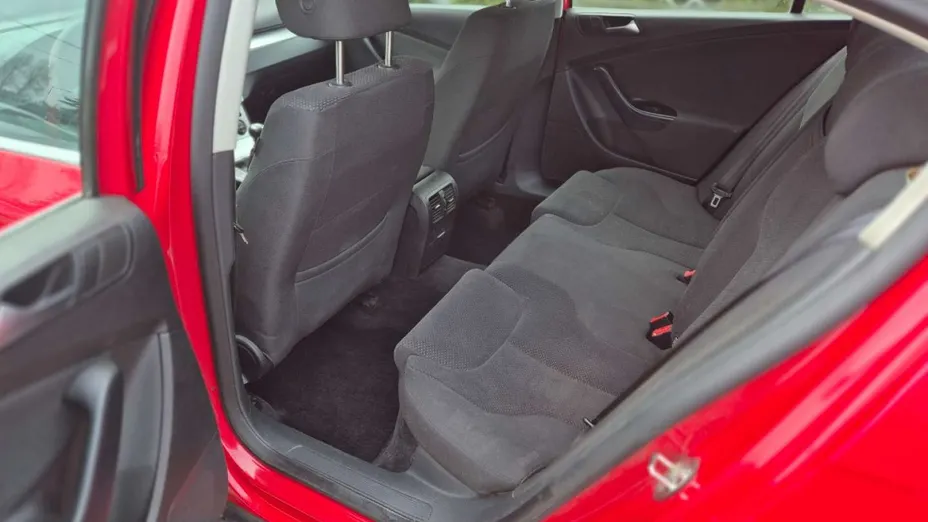 VOLKSWAGEN Passat -