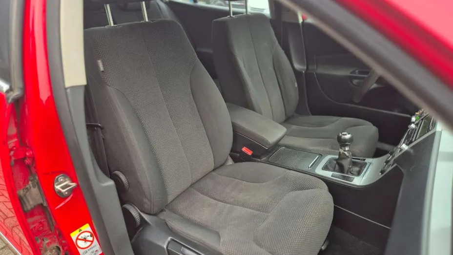 VOLKSWAGEN Passat -