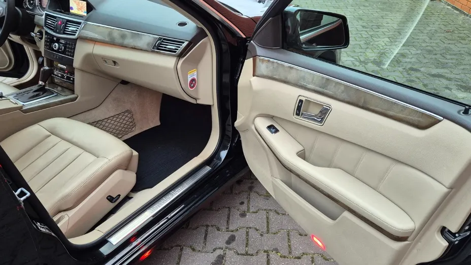MERCEDES-BENZ E Klasa -