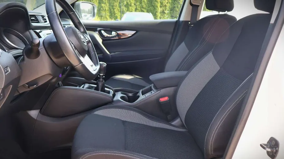 NISSAN Qashqai -