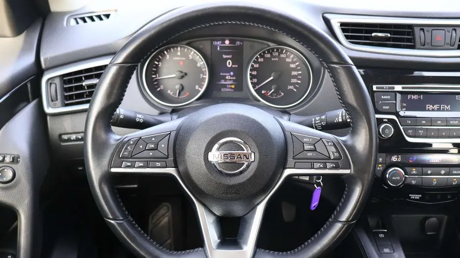 NISSAN Qashqai -