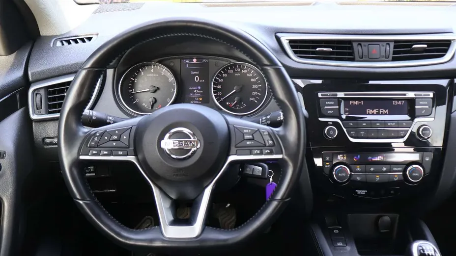NISSAN Qashqai -