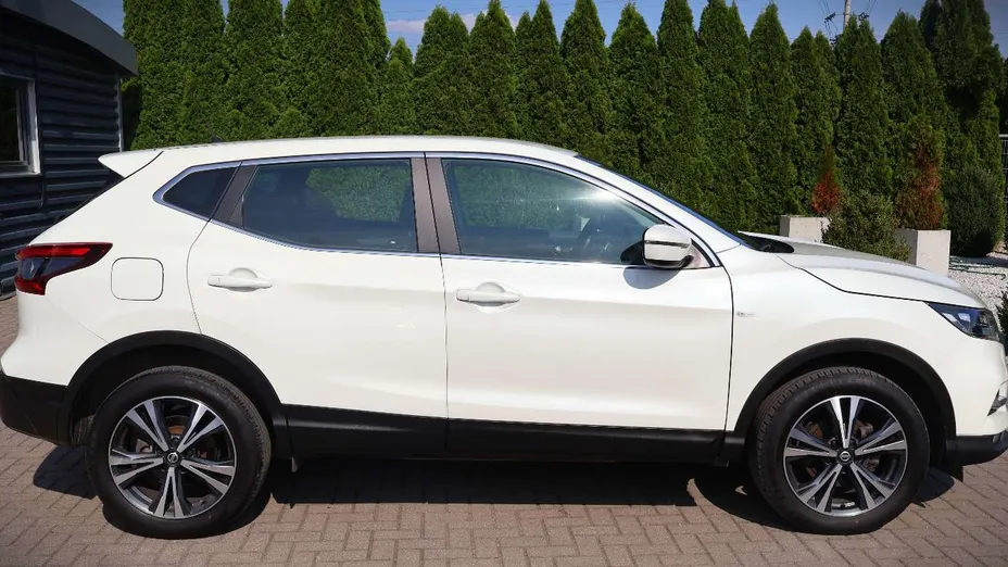 NISSAN Qashqai -
