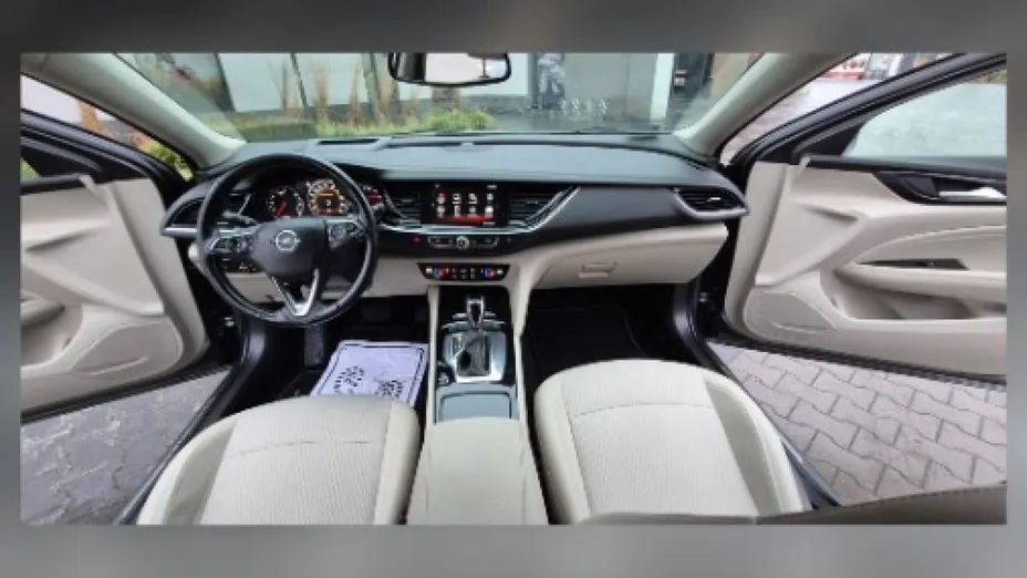 OPEL Insignia -