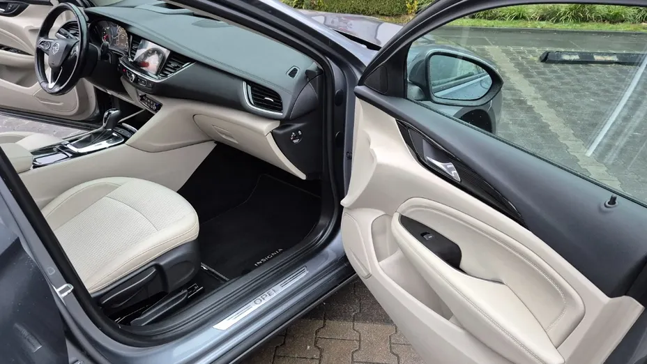 OPEL Insignia -