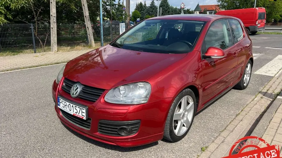 VOLKSWAGEN Golf -