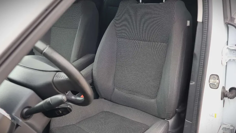 PEUGEOT 5008 -