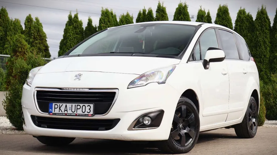 PEUGEOT 5008 -