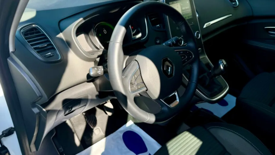 RENAULT Scenic -