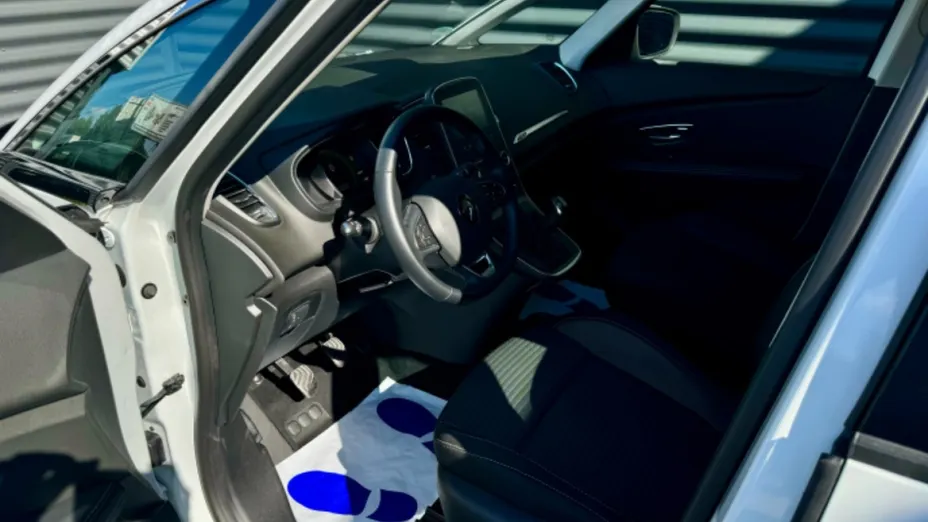RENAULT Scenic -