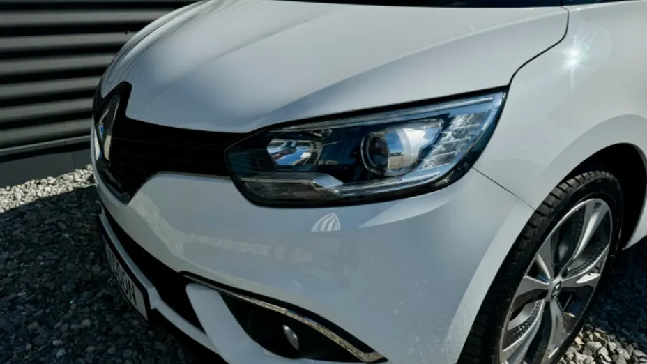 RENAULT Scenic -