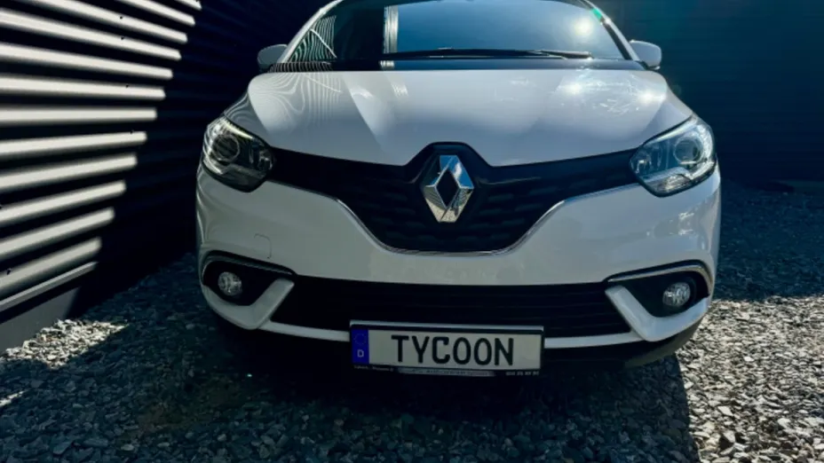 RENAULT Scenic -