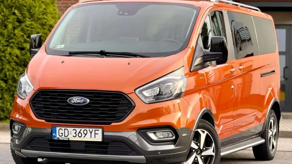 FORD Tourneo Custom -