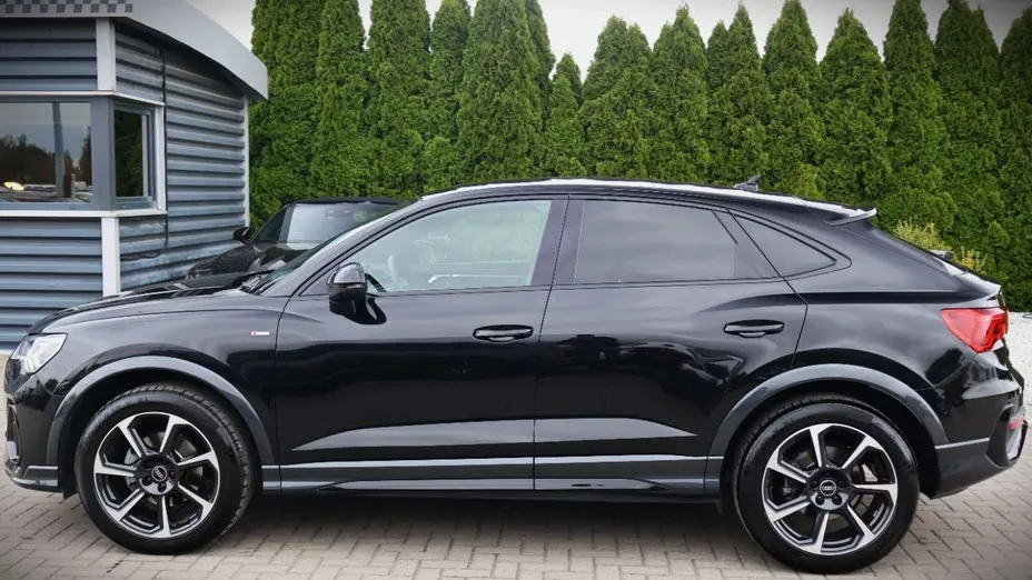 AUDI Q3 Sportback -