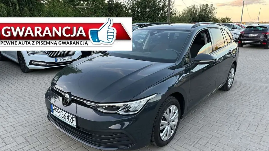 VOLKSWAGEN Golf -