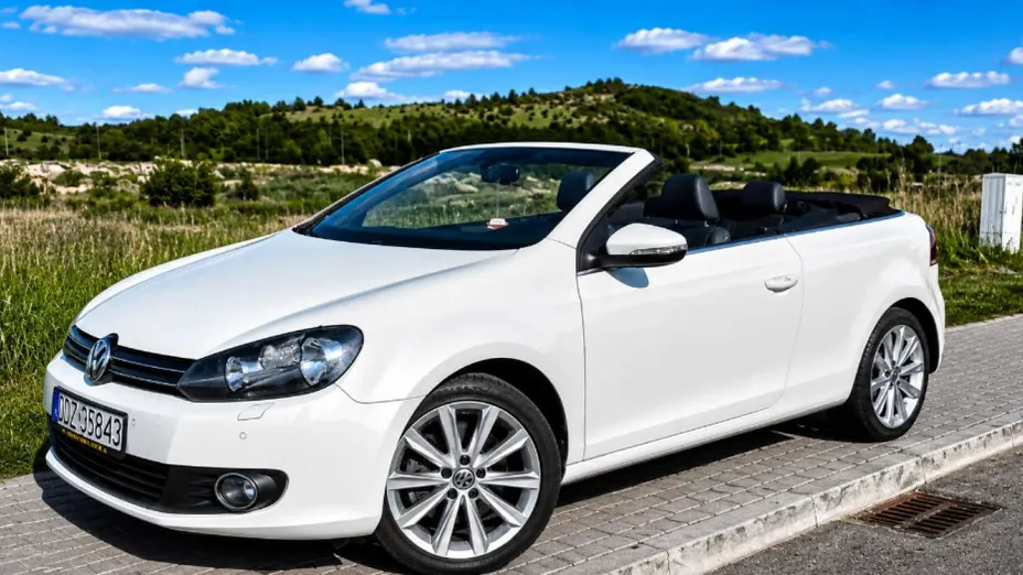 VOLKSWAGEN Golf -