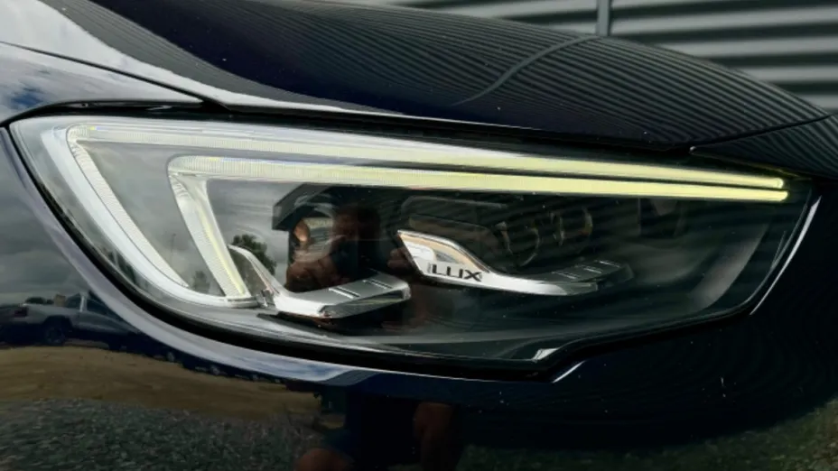 OPEL Insignia -