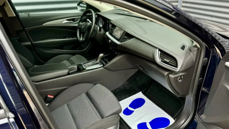 OPEL Insignia -