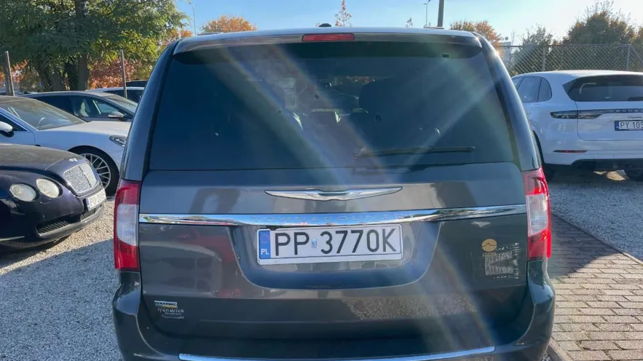 CHRYSLER Town & Country -