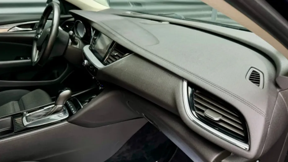 OPEL Insignia -