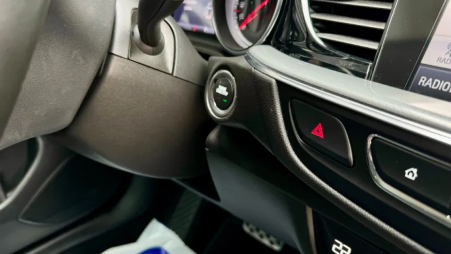 OPEL Insignia -