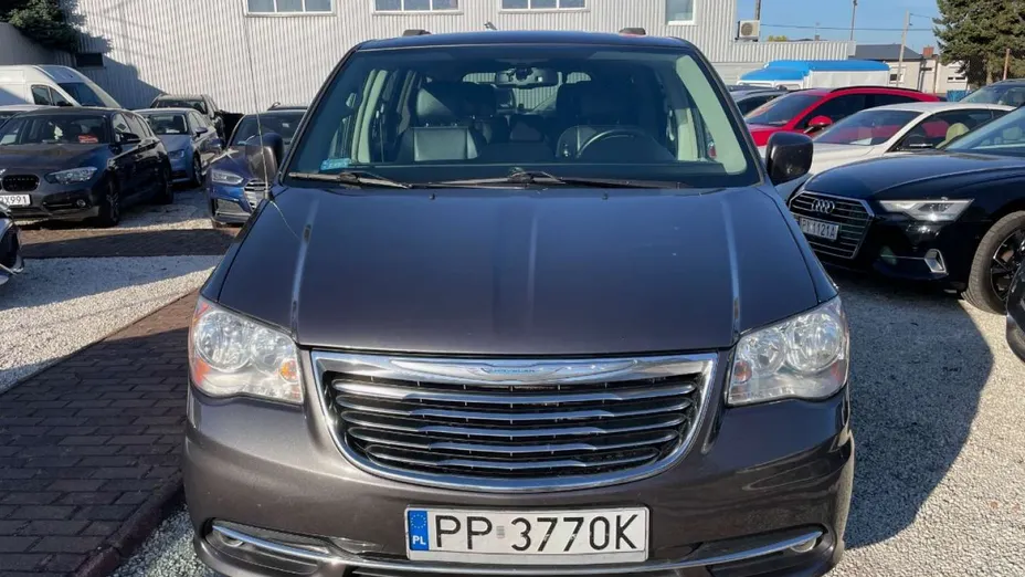 CHRYSLER Town & Country -
