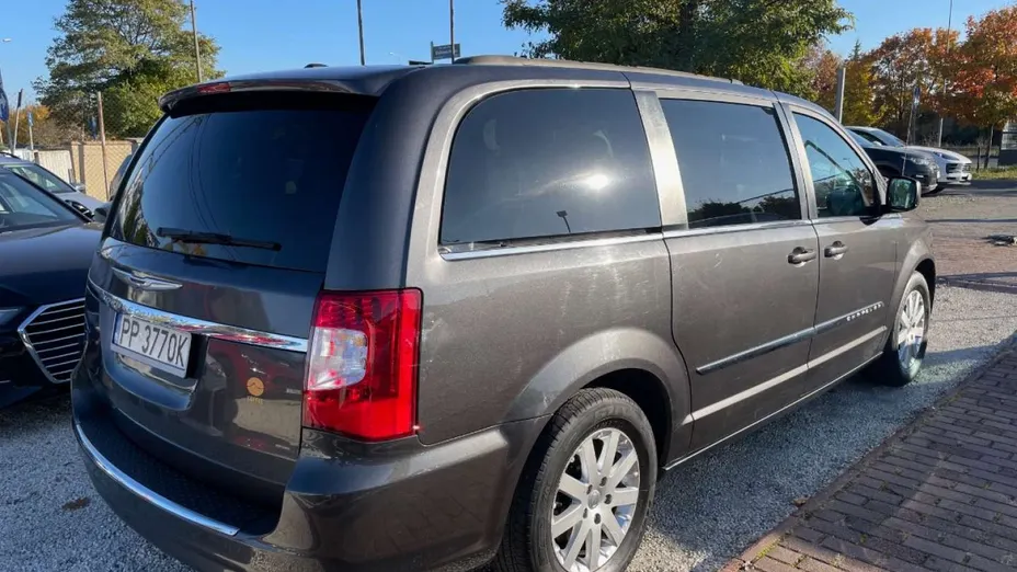 CHRYSLER Town & Country -