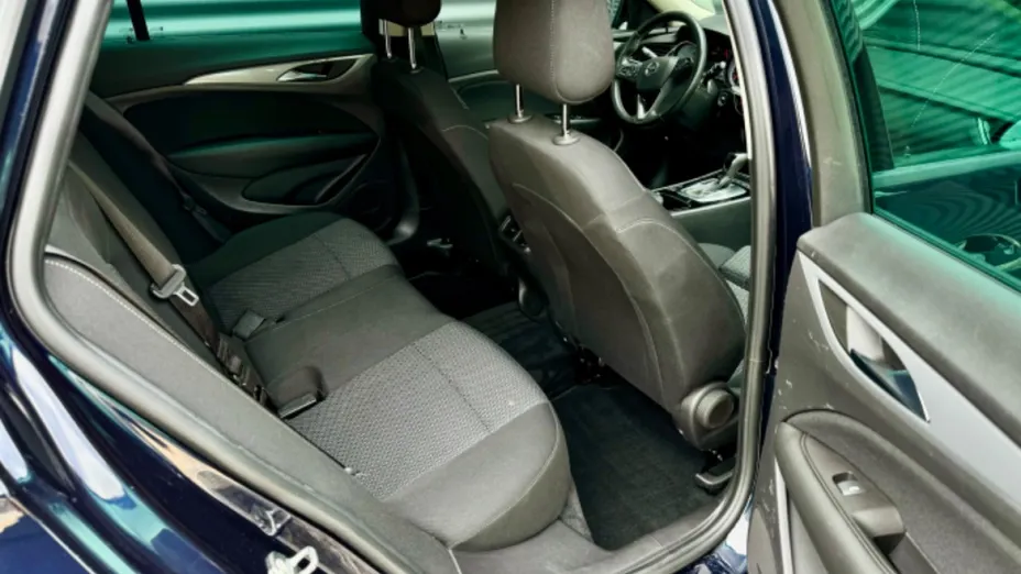 OPEL Insignia -