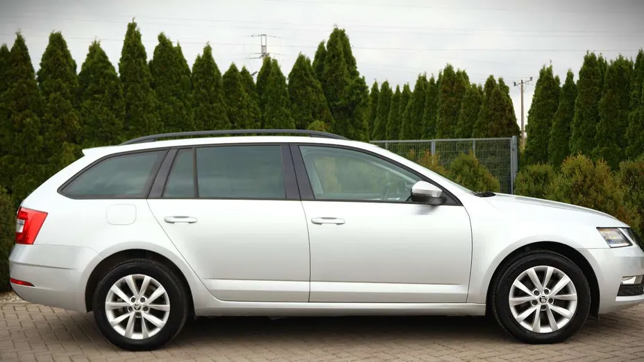 SKODA Octavia -
