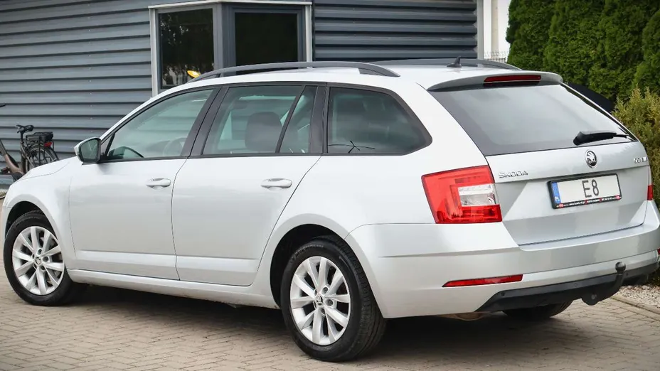 SKODA Octavia -