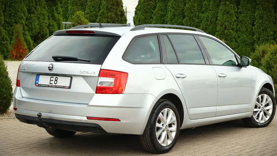 SKODA Octavia -
