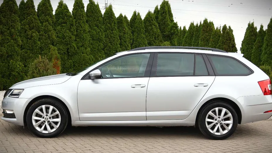 SKODA Octavia -