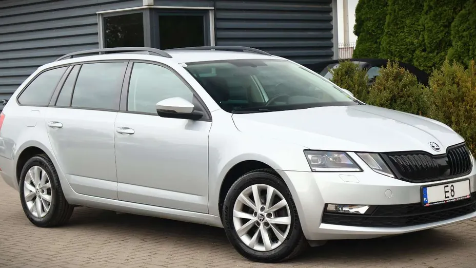 SKODA Octavia -