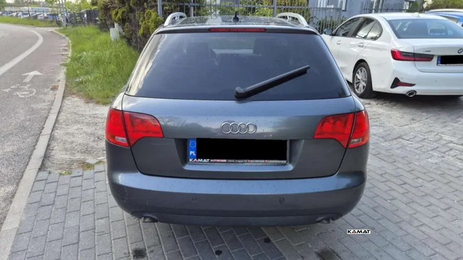 AUDI A4 -