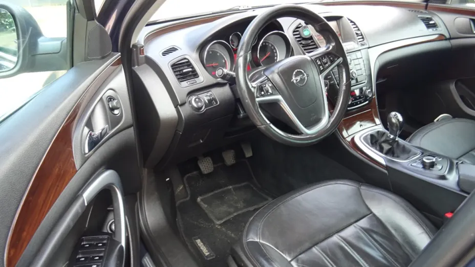 OPEL Insignia -