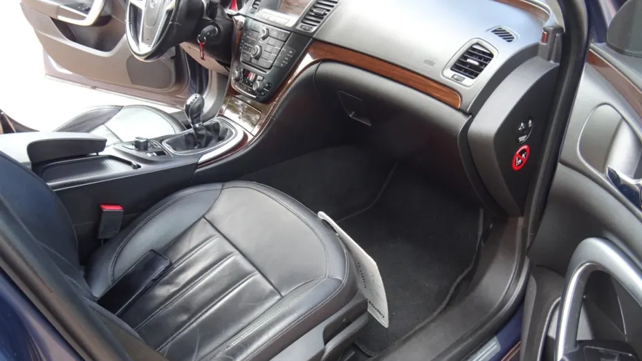 OPEL Insignia -