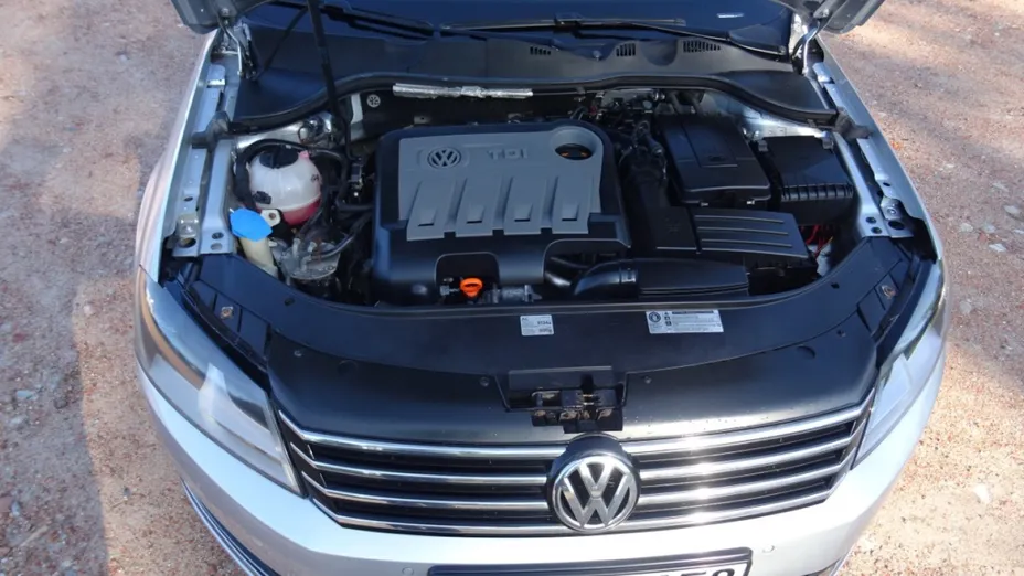 VOLKSWAGEN Passat -