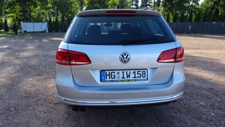 VOLKSWAGEN Passat -