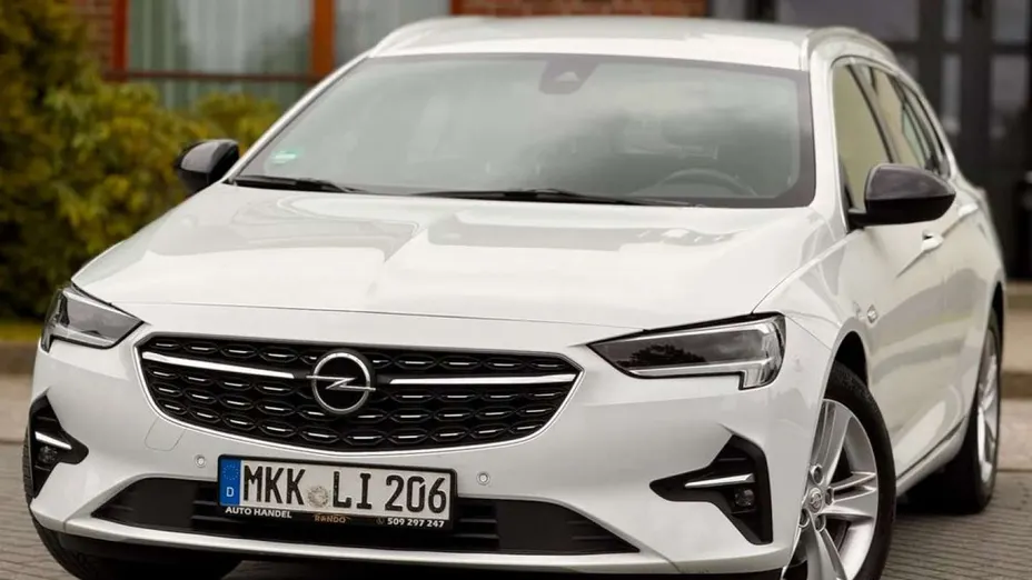 OPEL Insignia -