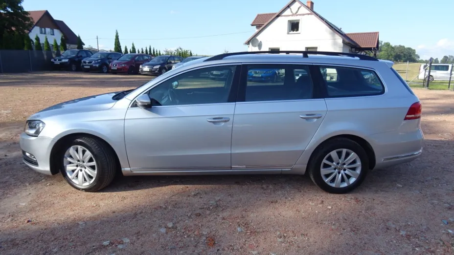 VOLKSWAGEN Passat -