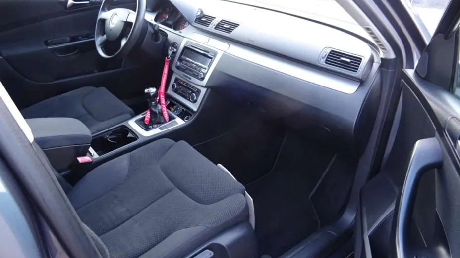 VOLKSWAGEN Passat -