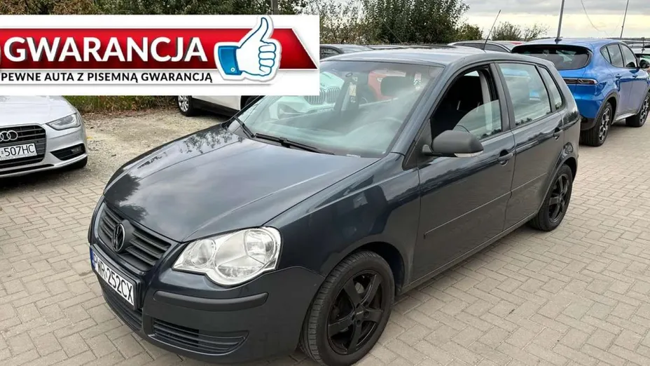 VOLKSWAGEN Polo -