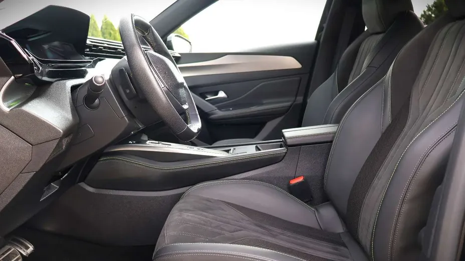 PEUGEOT 308 -