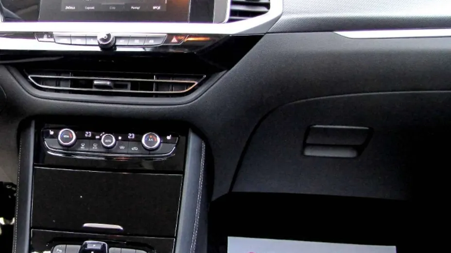 OPEL Grandland X -