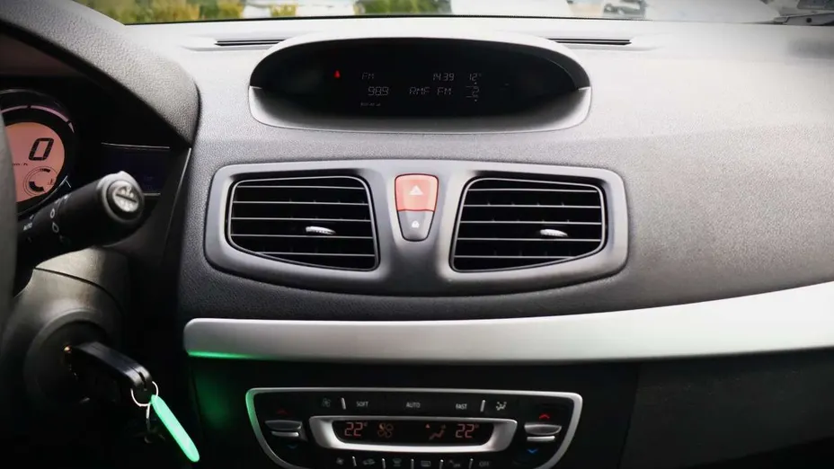 RENAULT Fluence -