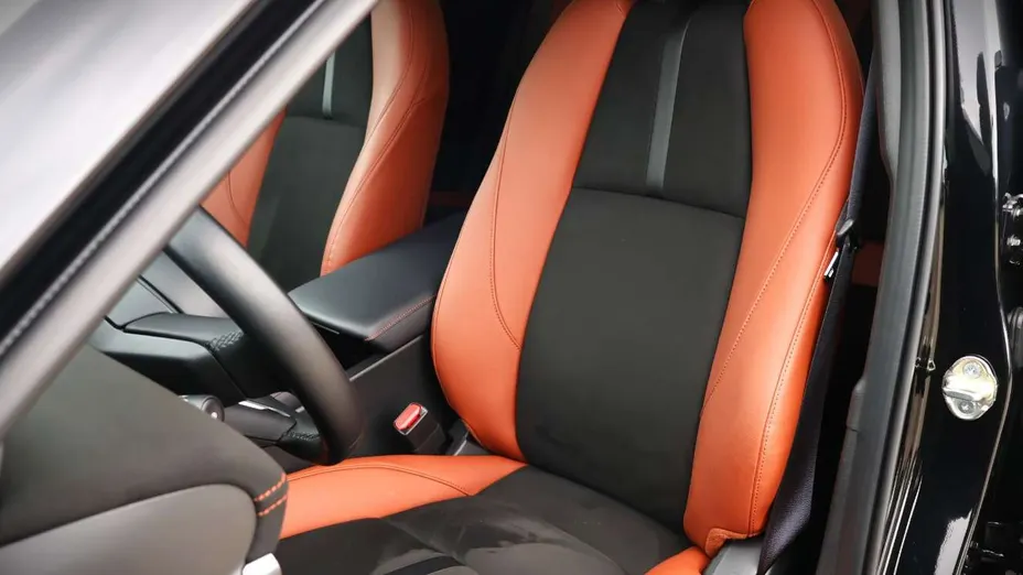 MAZDA 3 -